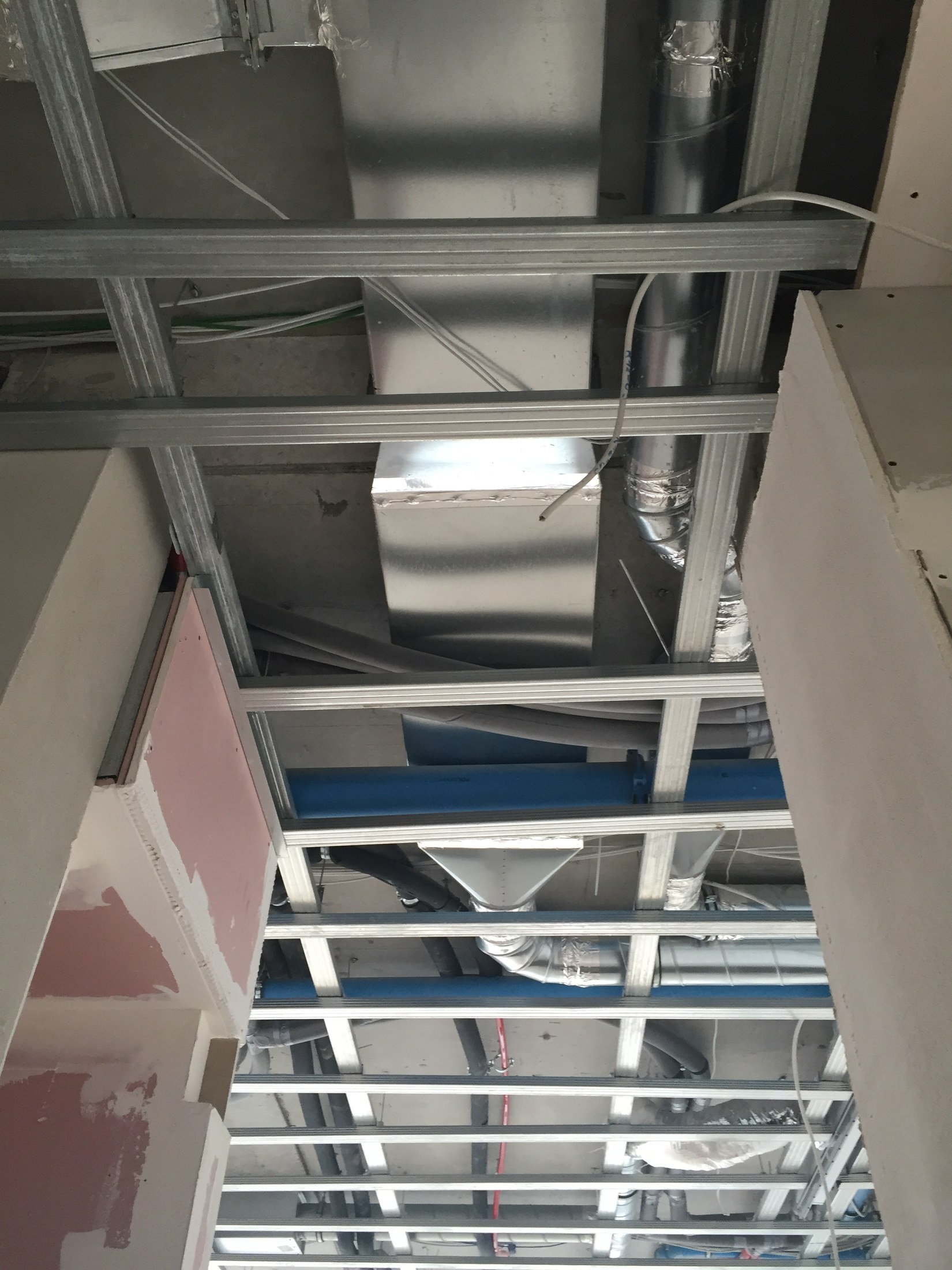 Instalacje w suficie